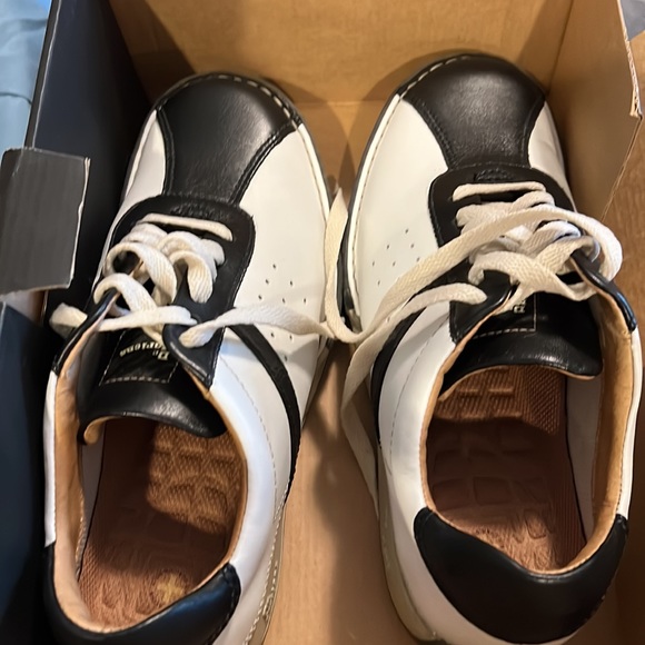 Dr. Martens NWT - Picture 2 of 6